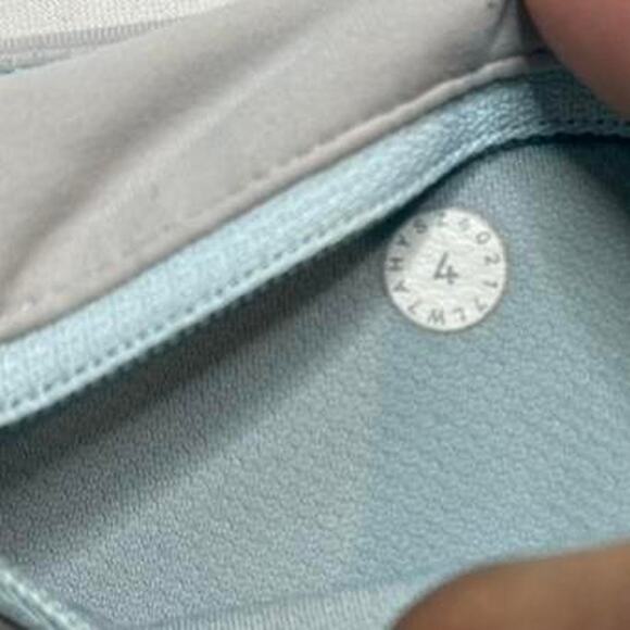 Lululemon Speed Up Shorts Womens Size 4 Low Rise Casual Outdoors - Picture 5 of 5